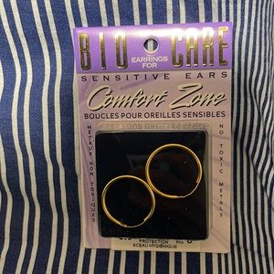 gold earring hoops